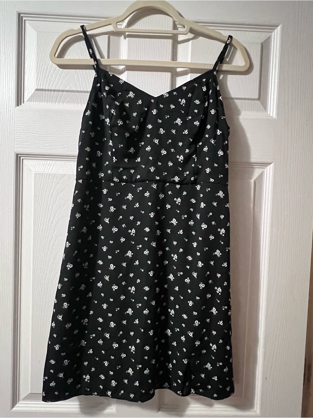 Hollister Black Floral Day Dress - Picture 6 of 7